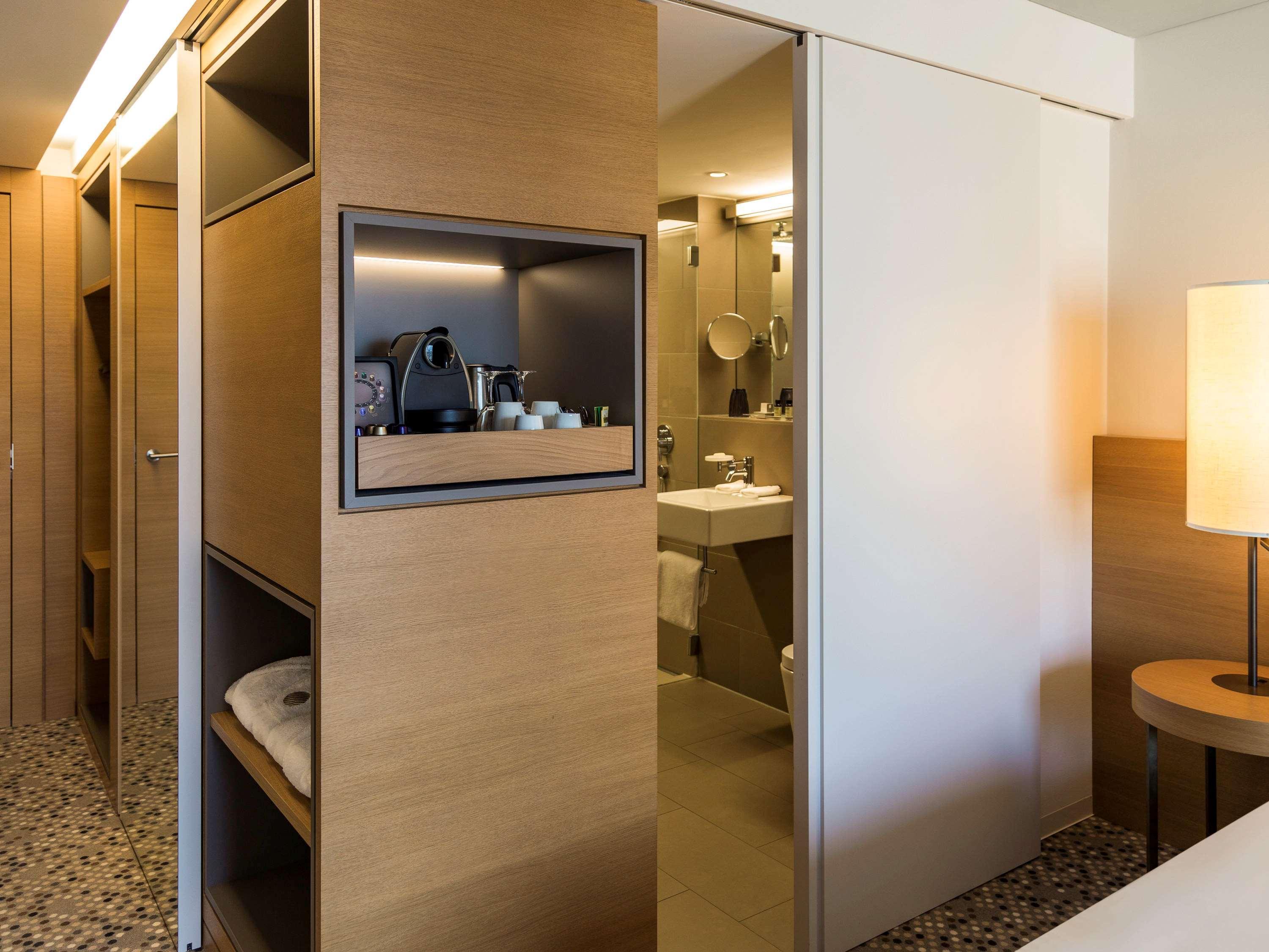 Отель Pullman Basel Europe Экстерьер фото