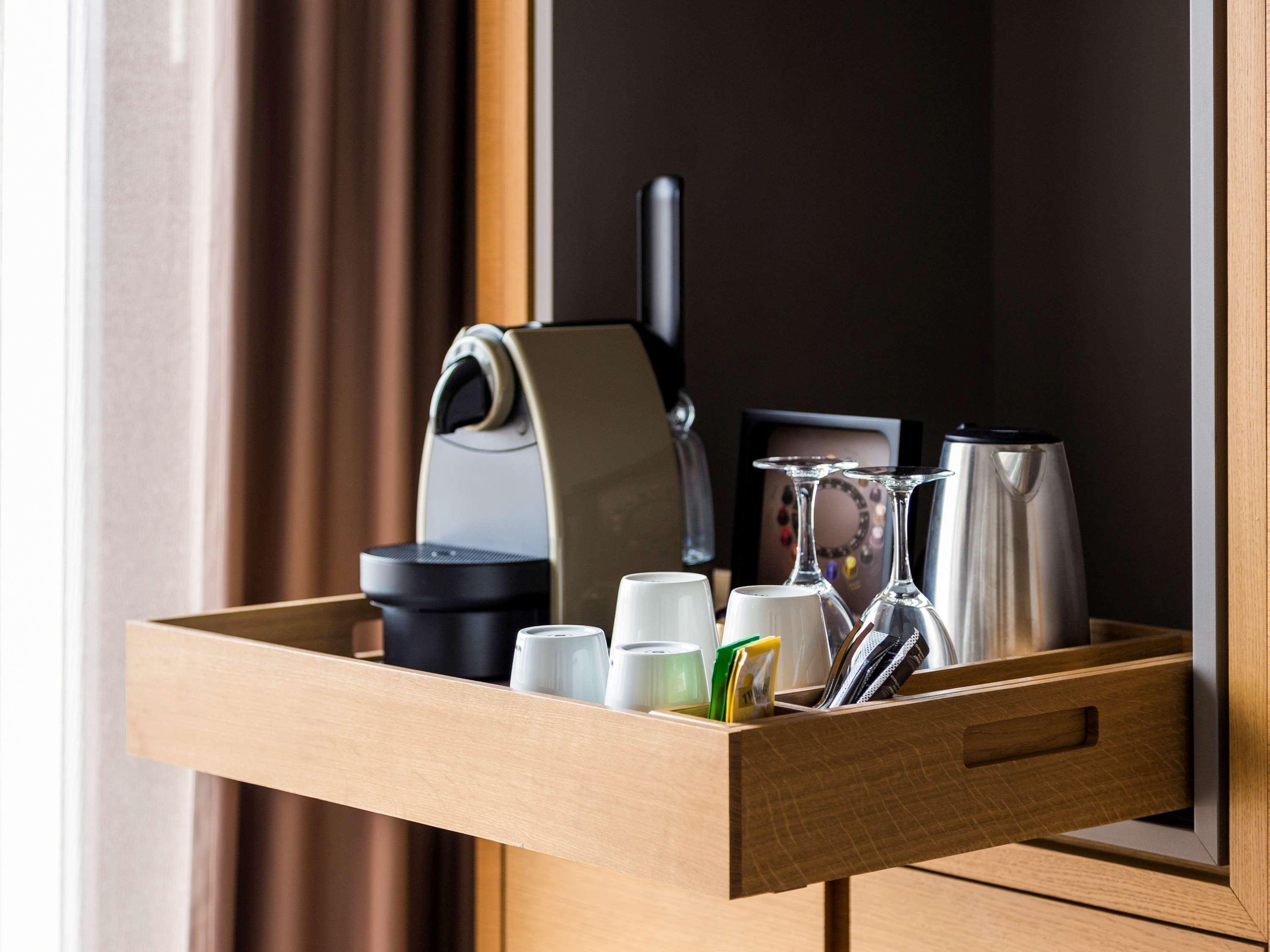 Отель Pullman Basel Europe Экстерьер фото