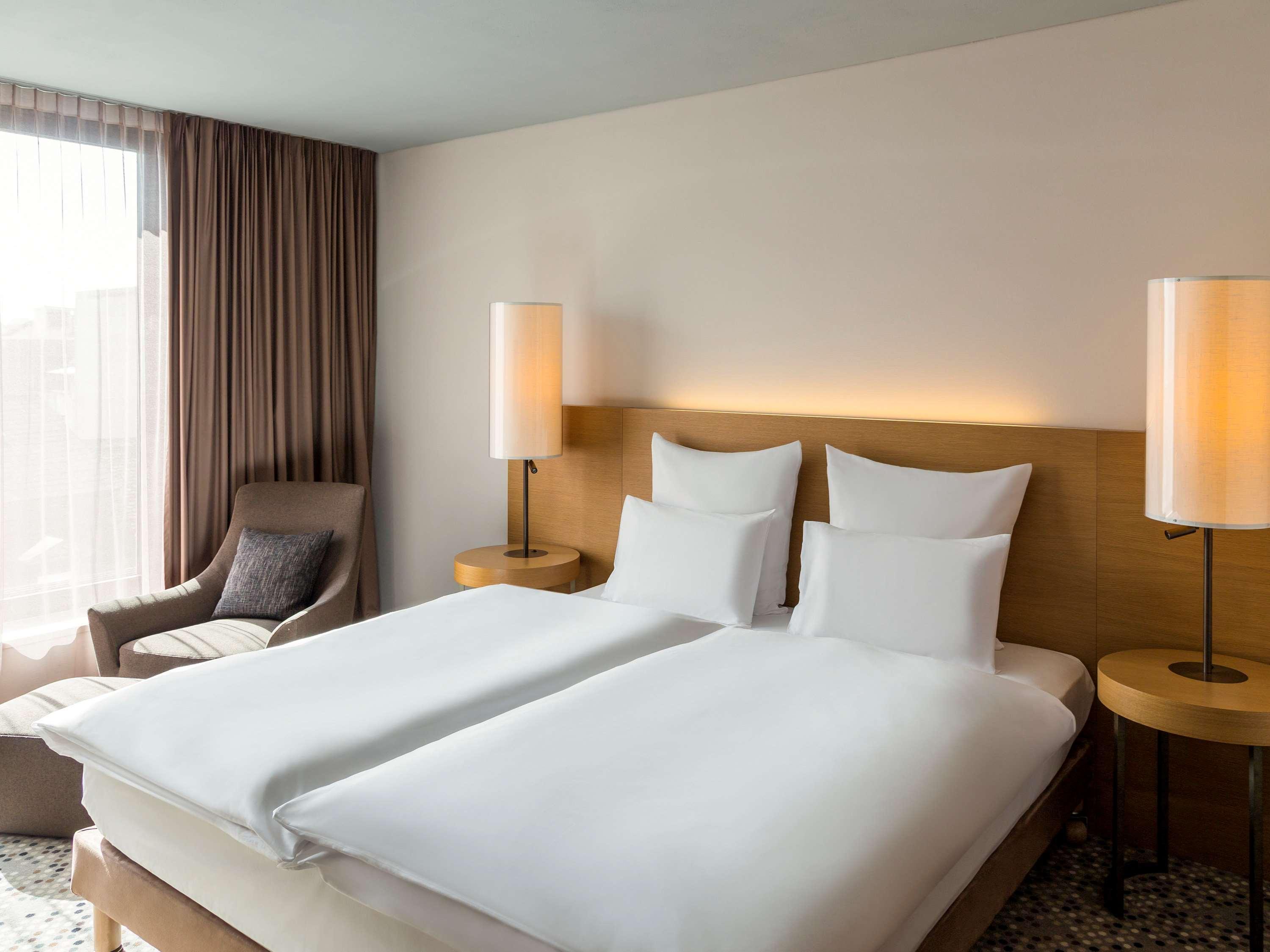 Отель Pullman Basel Europe Экстерьер фото