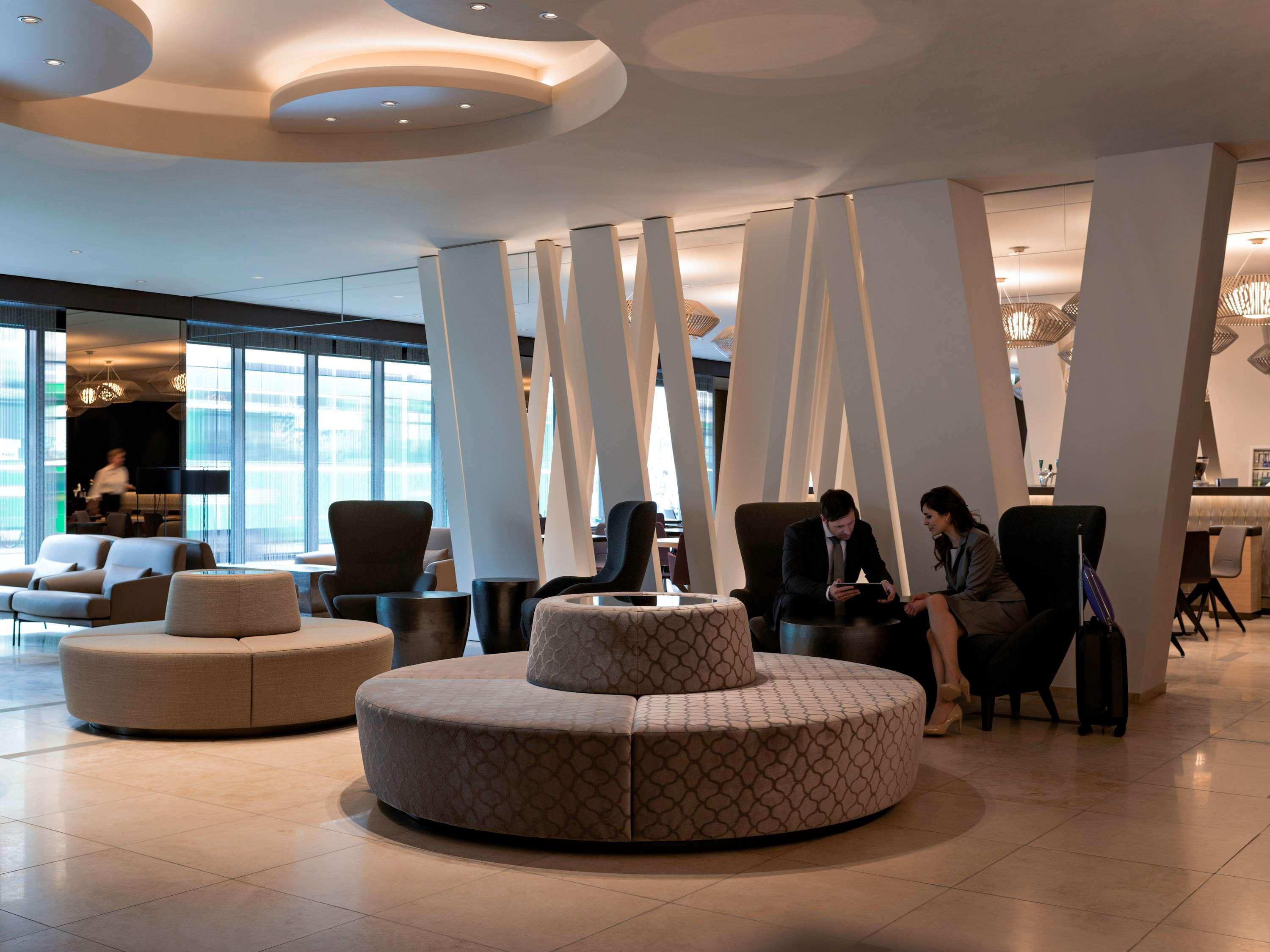 Отель Pullman Basel Europe Экстерьер фото