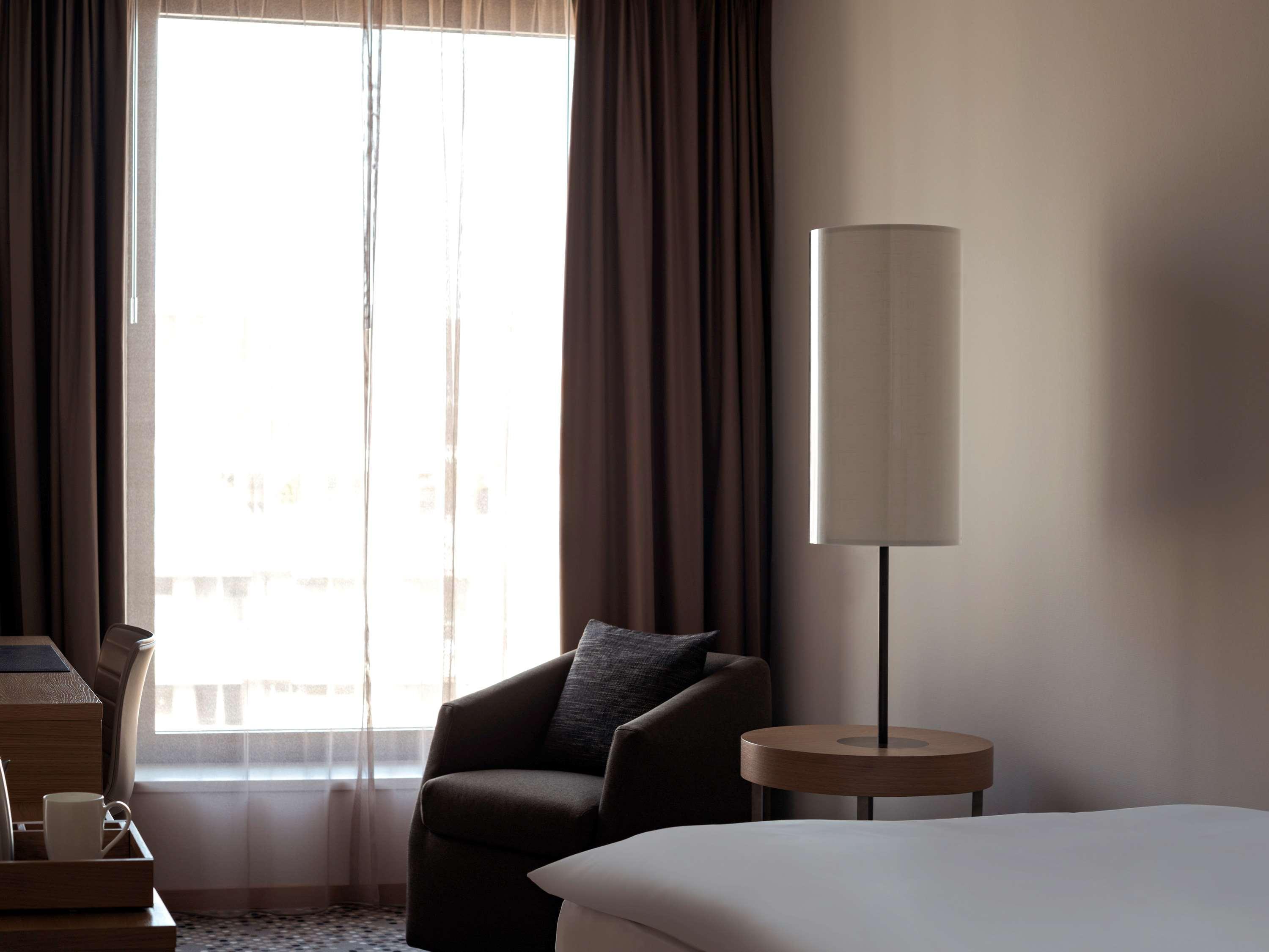 Отель Pullman Basel Europe Экстерьер фото