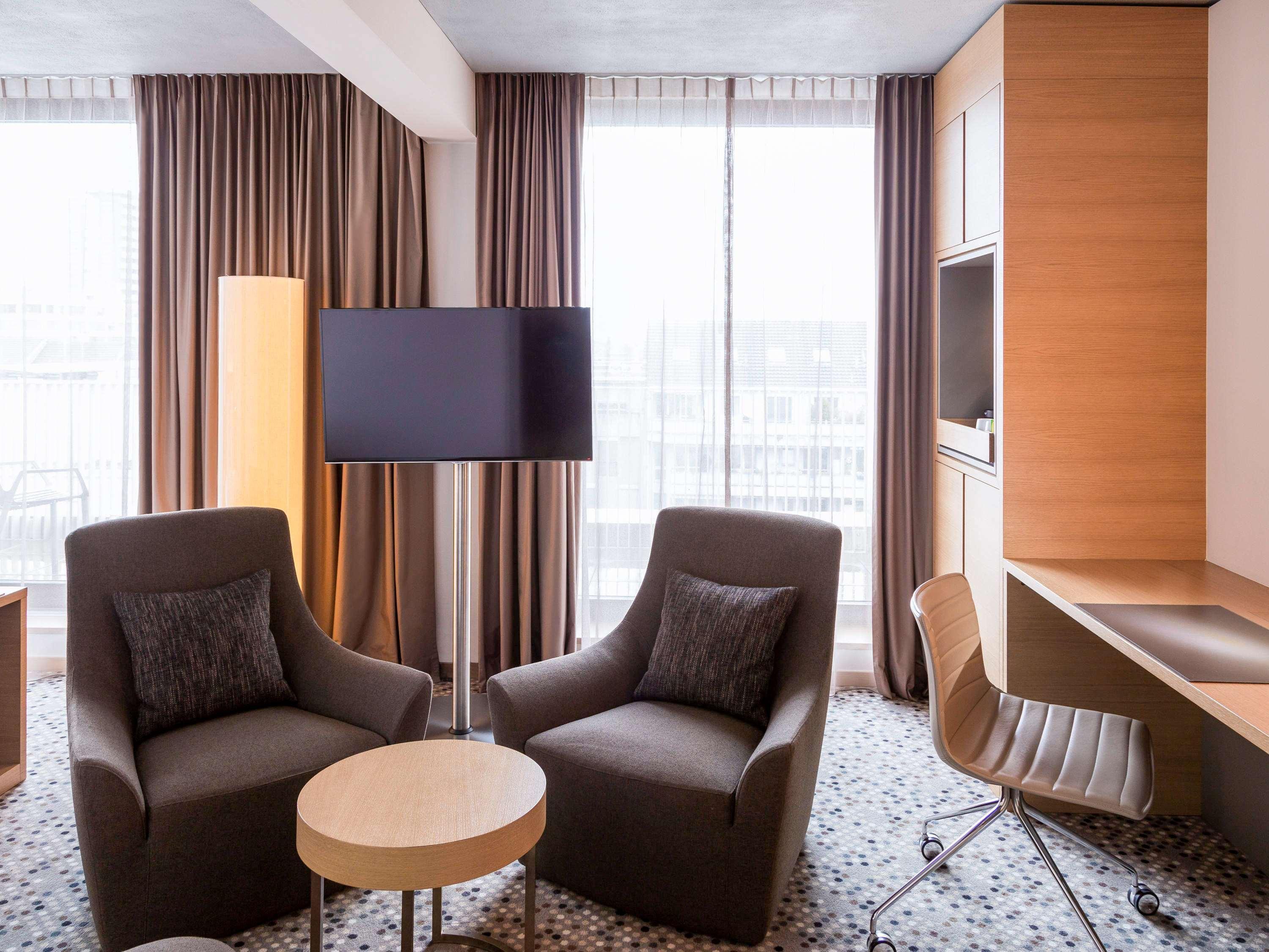 Отель Pullman Basel Europe Экстерьер фото
